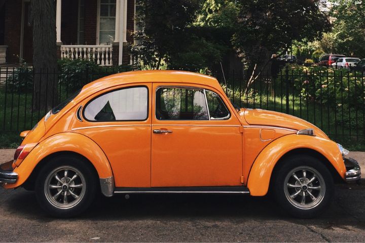 Véhicules anciens collection contrôle technique patrimoine